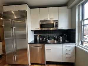 Cabinet Refinishing in Manhattan, NY (1)