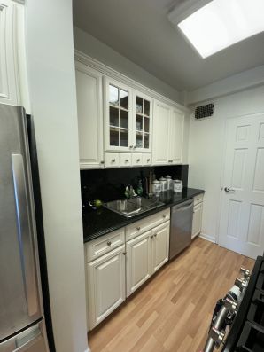 Cabinet Refinishing in Manhattan, NY (2)