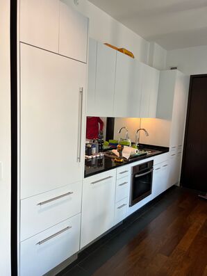 Cabinet Re-Finishing in Manhattan, NY (1)